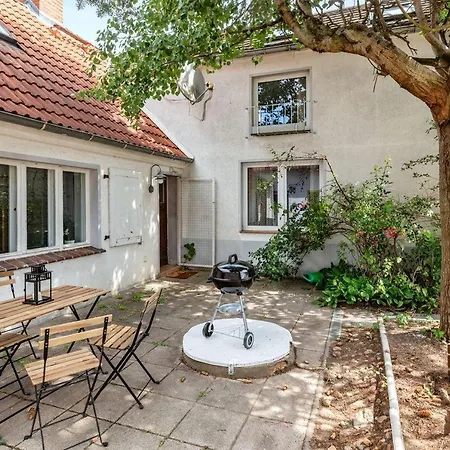 Cosy With Garden *