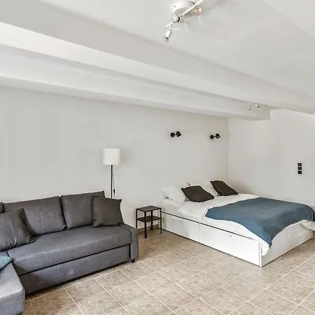 Cosy With Garden Apartment *