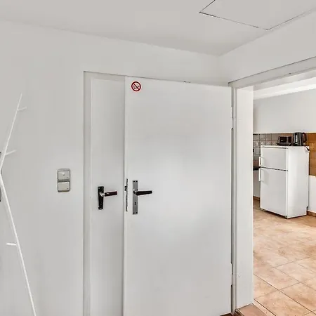 Apartment Cosy With Garden